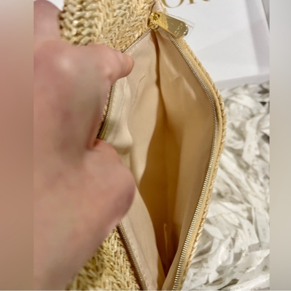 Christian Dior Raffia/Rattan Beauty Clutch Pouch Limited Edition 2023 - Picture 4 of 6